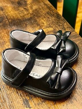 Black Mary Jane Bow Kids Shoes - Classic School Style Wee Squeak